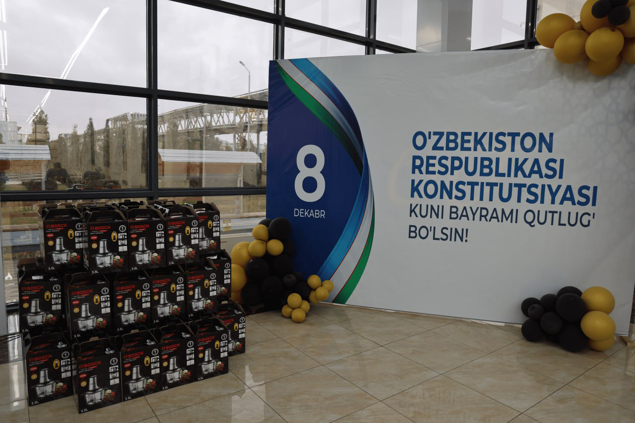 "UzAuto Motors" AJ Xorazm viloyati filialida Konstitutsiya qabul qilinganligining 31 yilligi munosabati bilan tadbir o'tkazildi