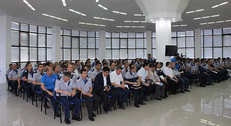 “GM Uzbekistan” атрофида содир бўлаётган ноҳуш вазиятлар муҳокама қилинди